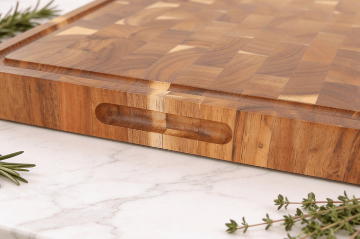 Billot de cuisine Wusaki en bois d'acacia réversible damier 48 x 35 x 3,8cm