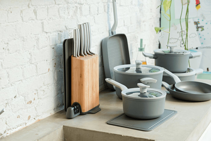 Bloc 6 couteaux Berghoff Legacy avec aiguiseur et 3 planches