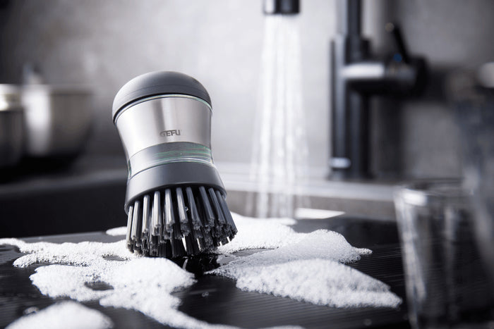 Brosse à vaisselle Gefu Swift avec distributeur de détergent