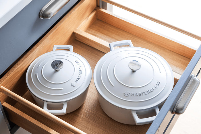 Cocotte MasterClass compatible induction en fonte d'aluminium blanc crème 4L