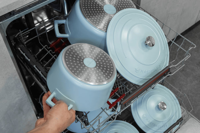 Cocotte MasterClass compatible induction en fonte d'aluminium bleu pastel 4L