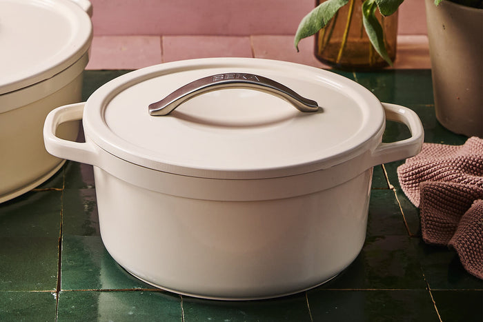 Cocotte ronde Beka Plume en aluminium 24cm - Beige
