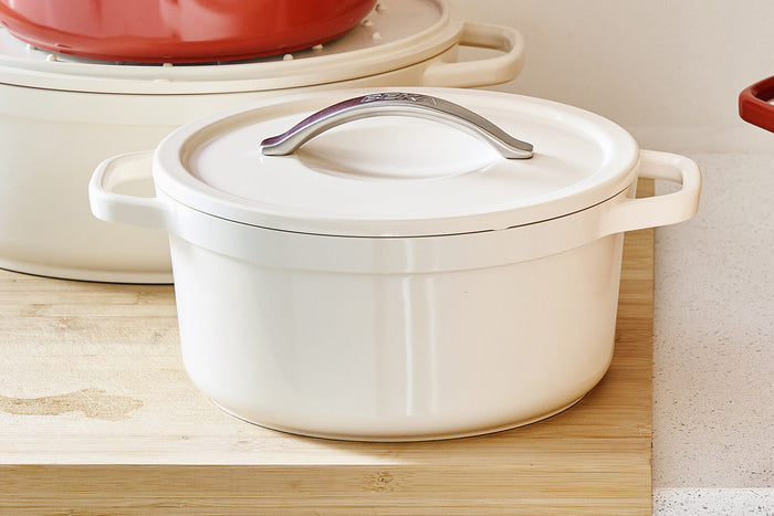 Cocotte ronde Beka Plume en aluminium 24cm - Beige