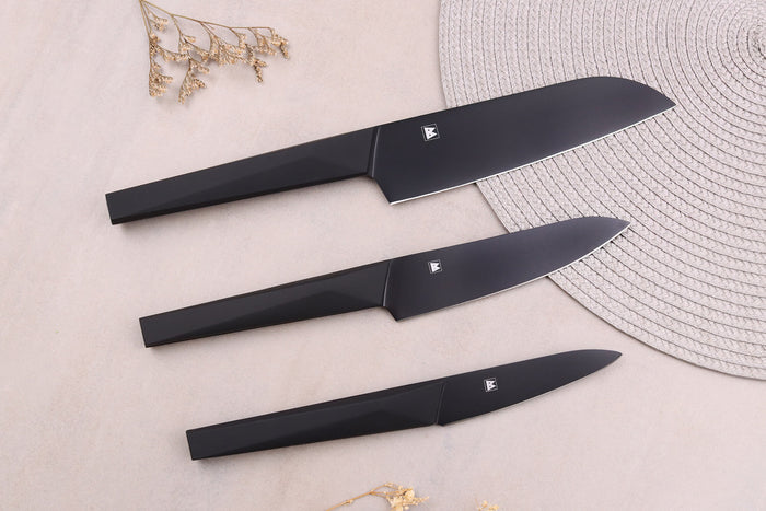 Coffret 3 couteaux japonais Satake Cutlery Black santoku + universel + office