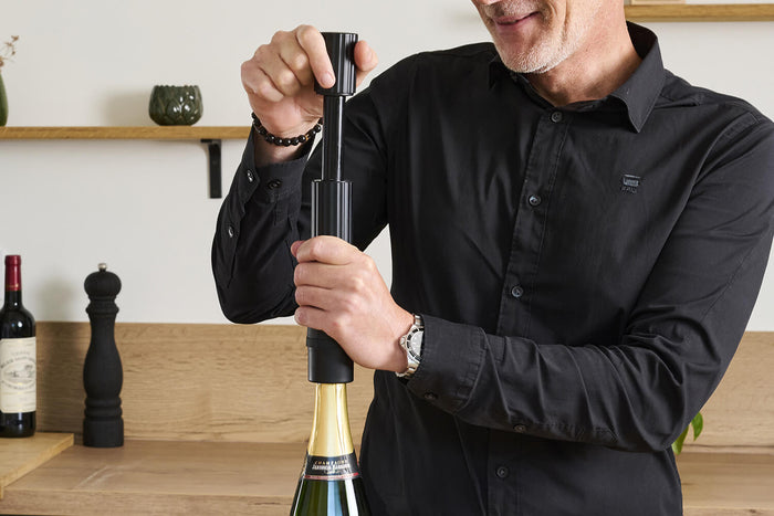 Coffret cadeau Peugeot Pop'n'Preserve tire-bouchon sommelier + pompe de conservation + 2 bouchons