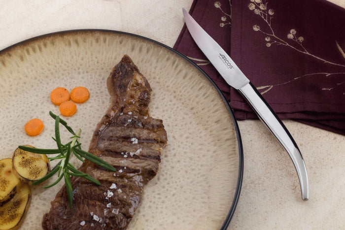 Coffret de 4 couteaux à steak Arcos Steel-Force tout en inox lame dentelée 11cm