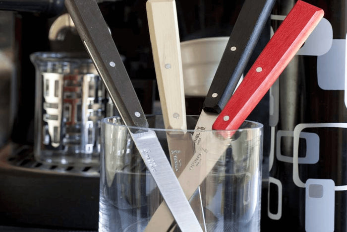 Coffret de 4 couteaux de table Opinel Bon Appétit Loft n°125 lames 11cm en inox manches en charme