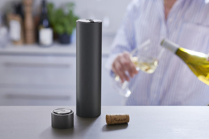 Coffret Peugeot Master of Wine : tire-bouchon Line Reverse + pompe à vide Line Preserve électriques