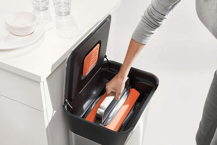 Compacteur à déchets Joseph Joseph Titan 30L en acier inoxydable