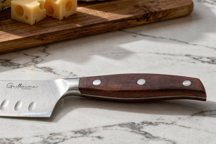 Couteau à fromage 12cm Guillaume Leonard Cuistot en acier inoxydable et bois de santal rouge