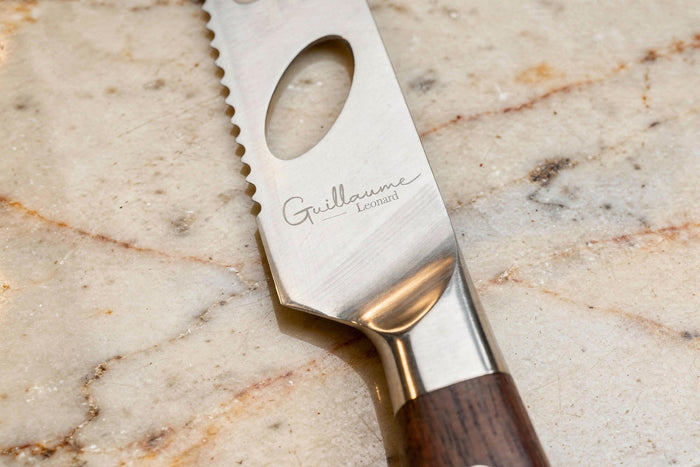 Couteau à fromage 13cm Guillaume Leonard Cuistot en acier inoxydable et bois de santal rouge