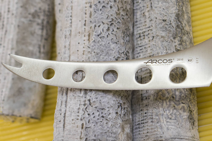Couteau à fromage Arcos Universal lame ajourée 14,5cm manche en POM riveté