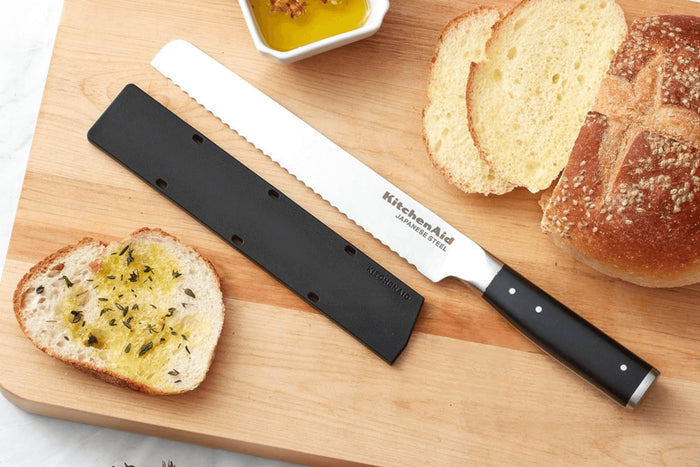 Couteau à pain Kitchen Aid Gourmet lame acier japonais 20cm + étui de protection