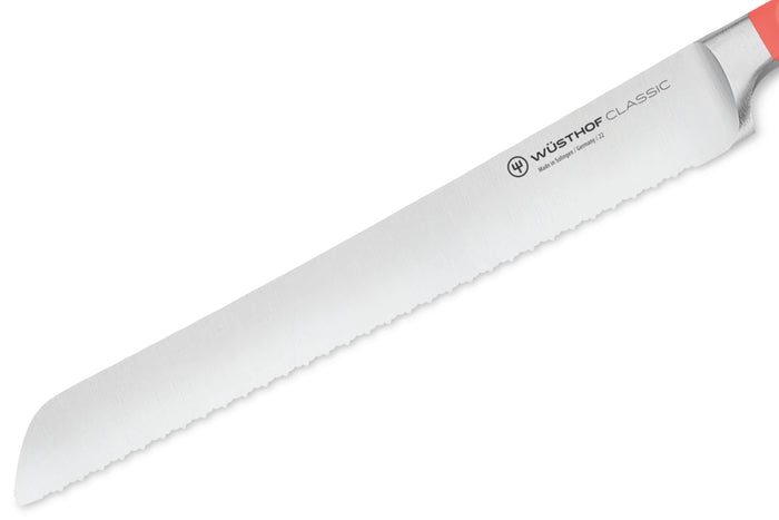 Couteau à pain Wusthof Classic Colour Coral Peach forgé lame micro-dentelée 23cm