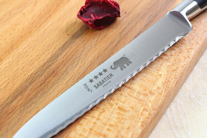 Couteau à tomates Sabatier Éléphant Idéal Forgé microdenté 13cm manche nylon noir