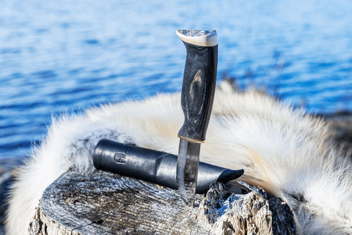 Couteau Arctic Legend Hunter's Knife AL965 artisanal lame 9cm manche en bois teinté noir + étui en cuir