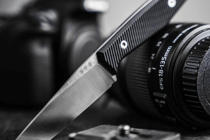 Couteau Böker AK1 American Tanto 129504 lame en acier 7,6cm manche en G10 noir + étui en kydex
