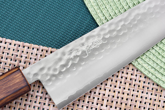 Couteau de chef 18cm japonais artisanal Masutani martelé manche en chêne