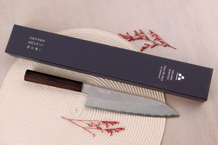 Couteau de chef 20cm japonais artisanal Nigara Hamono Tsuchime VG10 damas