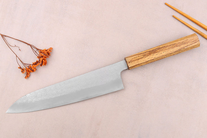 Couteau de chef 21cm japonais artisanal Sakai Kikumori TS10 en chêne