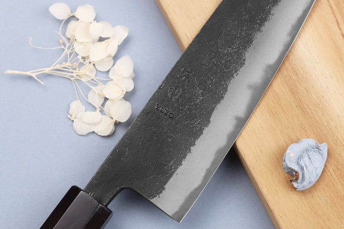 Couteau de chef 21cm japonais artisanal Yuzo Black Nashiji