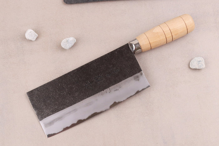 Couteau de chef chinois artisanal japonais 17cm Hatsukokoro Sentan Kurouchi Migaki en érable
