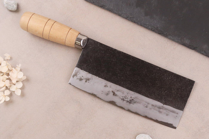 Couteau de chef chinois artisanal japonais 17cm Hatsukokoro Sentan Kurouchi Migaki en érable