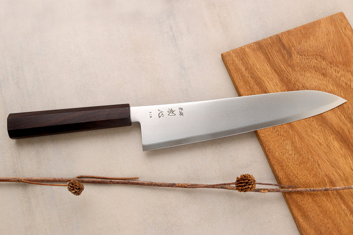 Couteau de chef gyuto 24cm japonais artisanal Hatsukokoro Kaijin BS2 ébène