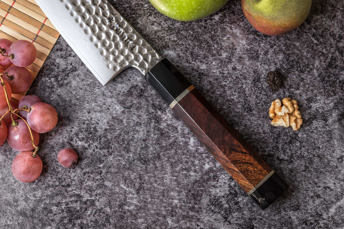 Couteau de chef Sayuto Desert Damas martelé 21cm