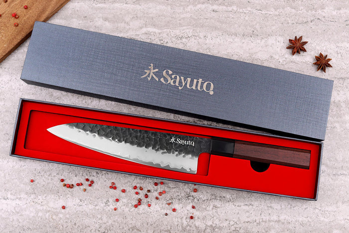 Couteau de chef Sayuto Séquoia San Mai martelé 21cm