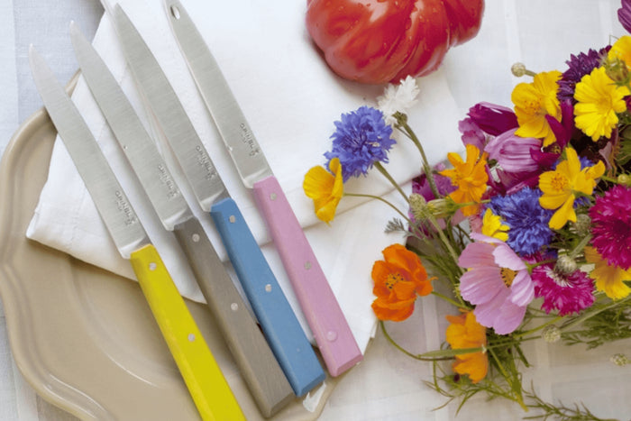 Couteau de table Opinel Bon Appétit Bois n°125 lame 11cm en inox manche en charme tilleul