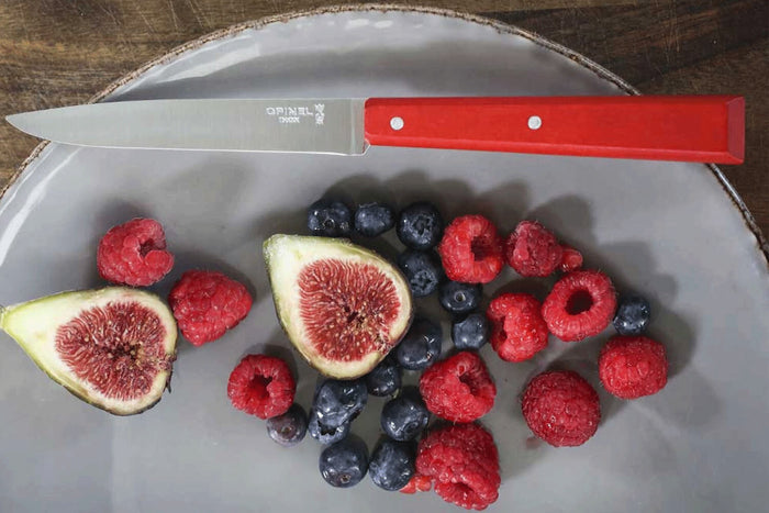 Couteau de table Opinel Bon Appétit Bois n°125 lame 11cm en inox manche en charme rouge