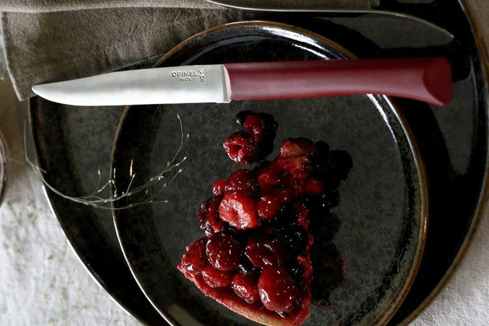 Couteau de table Opinel Bon Appétit + lame 11cm en inox manche en polymère grenat