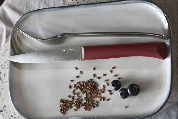 Couteau de table Opinel Bon Appétit + lame 11cm en inox manche en polymère grenat
