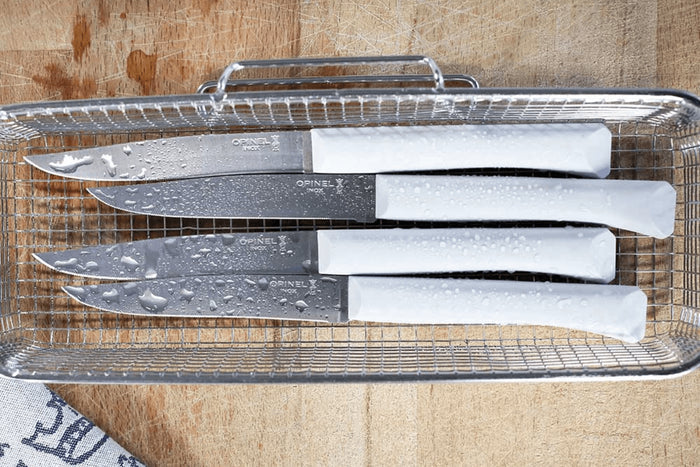 Couteau de table Opinel Bon Appétit + lame 11cm en inox manche en polymère nuage