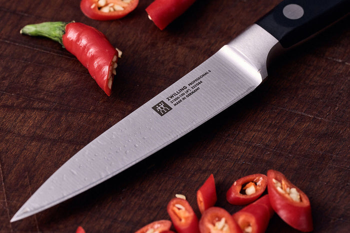Couteau d'office Zwilling Professional "S" 10cm forgé en acier inoxydable