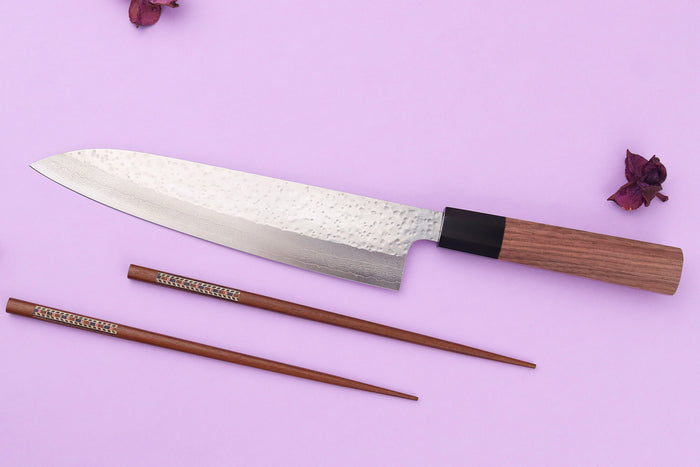Couteau gyuto 21cm japonais artisanal Makoto Kurosaki VG7 Damas martelé