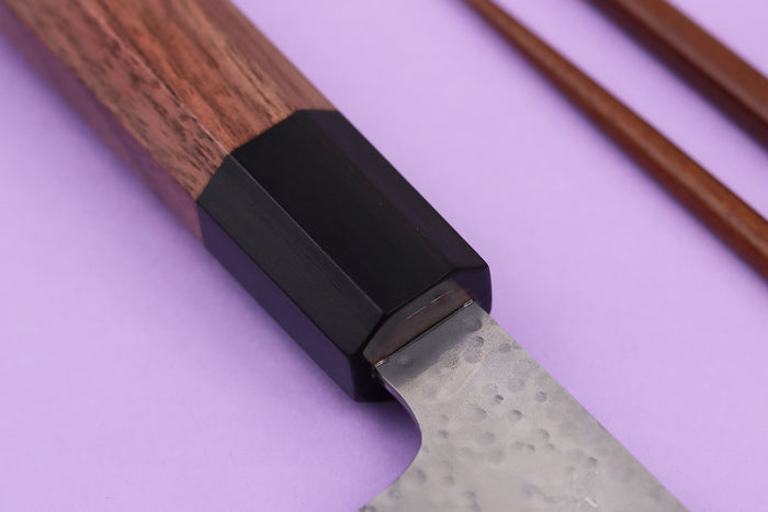Couteau gyuto 21cm japonais artisanal Makoto Kurosaki VG7 Damas martelé