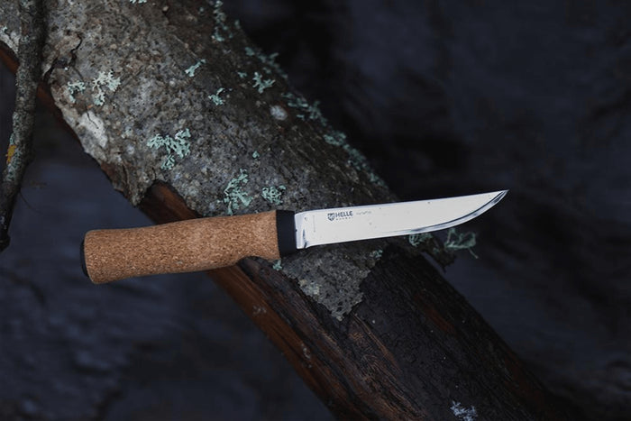 Couteau Helle Hellefisk H120 lame en inox 12,3cm manche en liège + étui en cuir