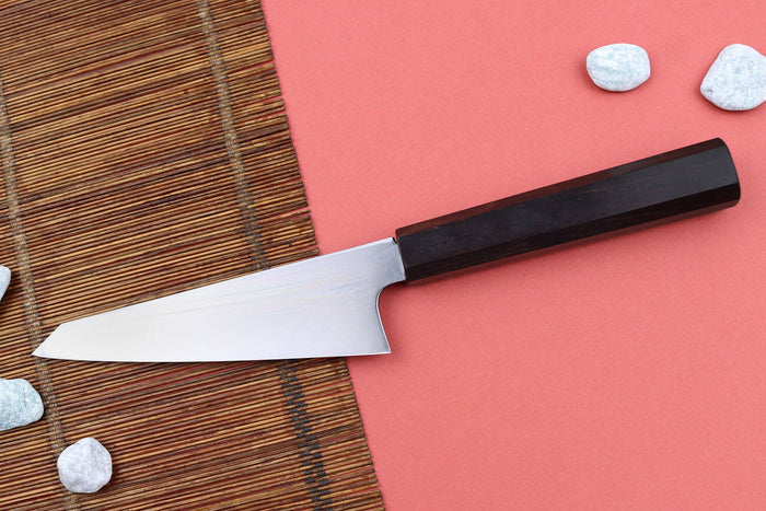 Couteau honesuki 15cm japonais artisanal Hatsukokoro Shirasagi manche en ébène