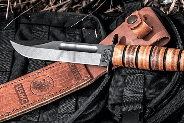 Couteau KA-BAR USMC Fighter 1217 lame carbone 17,8cm manche cuir + étui en cuir