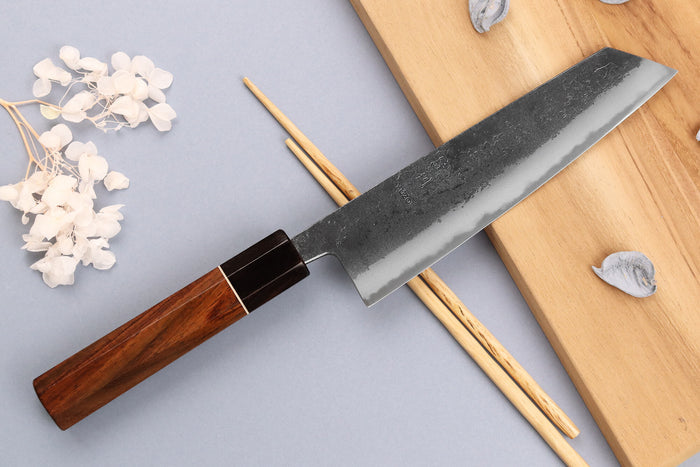 Couteau kiritsuke 18cm japonais artisanal Yuzo Black Nashiji