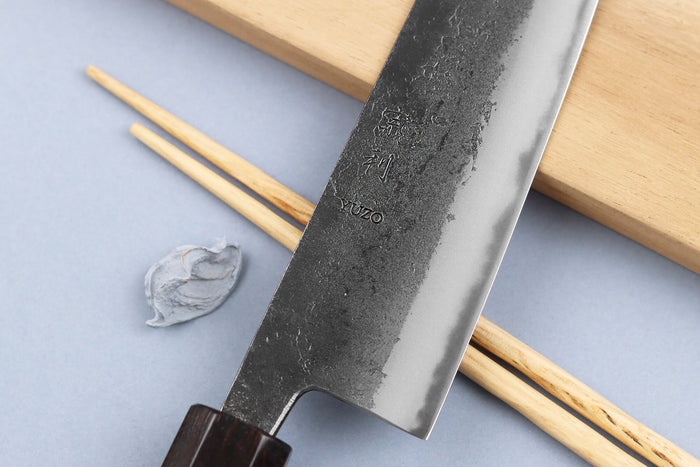 Couteau kiritsuke 18cm japonais artisanal Yuzo Black Nashiji