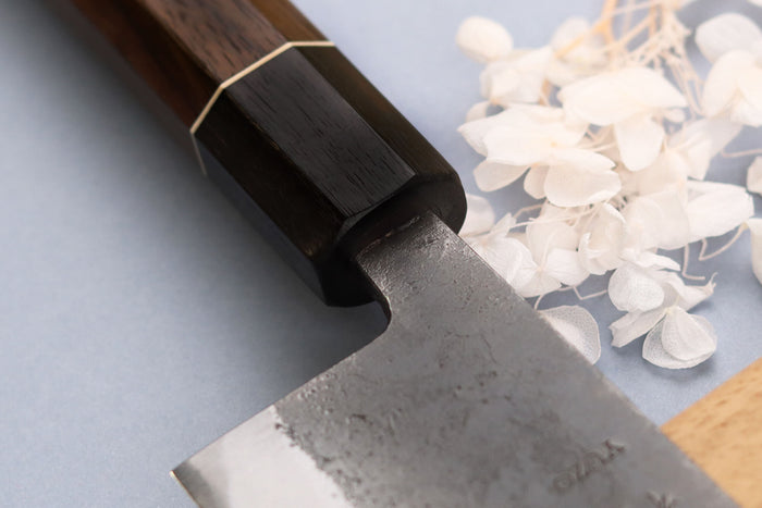 Couteau kiritsuke 18cm japonais artisanal Yuzo Black Nashiji