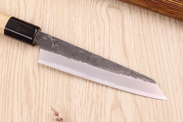 Couteau kiritsuke universel 13,5cm japonais artisanal Sakai Kikumori Kikuzuki Kuro