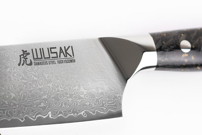 Couteau kiritsuke Wusaki Sakin Damas 10Cr 20cm manche en fibre de carbone et feuille d'or
