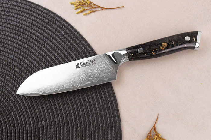 Couteau ko-santoku Wusaki Sakin Damas 10Cr 13cm manche en fibre de carbone et feuille d'or