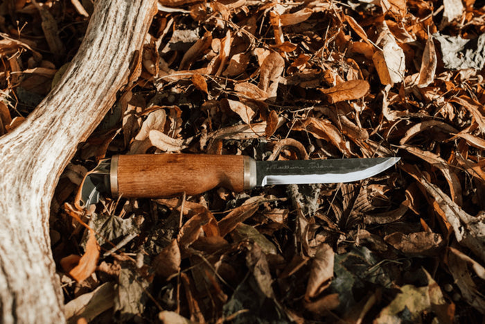 Couteau Marttiini Antler 546012 lame carbone 11cm manche bouleau + étui/coffret cadeau