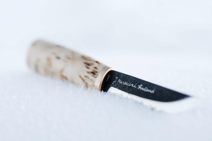 Couteau Marttiini Arctic 535010 lame carbone 9cm manche en bouleau madré + étui