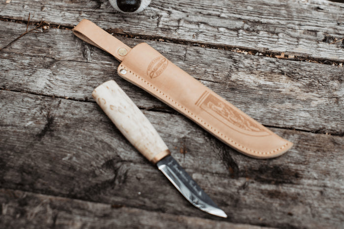 Couteau Marttiini Arctic 535010 lame carbone 9cm manche en bouleau madré + étui